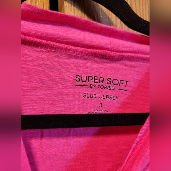 Torrid mock turtleneck long sleeve hot pink top - Picture 2 of 2